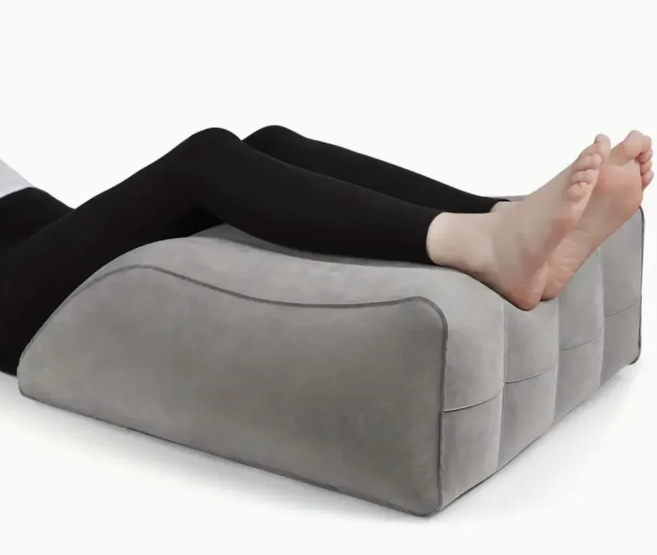 Opblaasbaar Beenverhogingskussen – Comfort & Ondersteuning